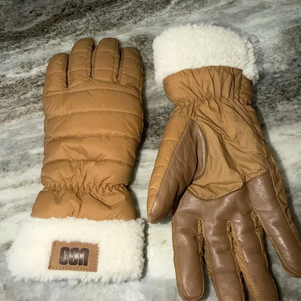NWOT UGG UGGFluff Cuff Gloves Small/medium CHESNUT WINTER (AD8) Msrp $95